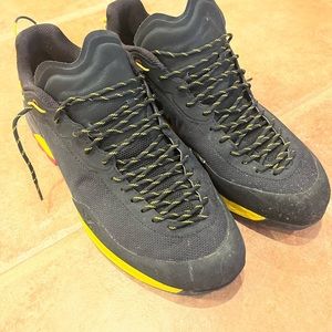 La Sportiva TX Guide